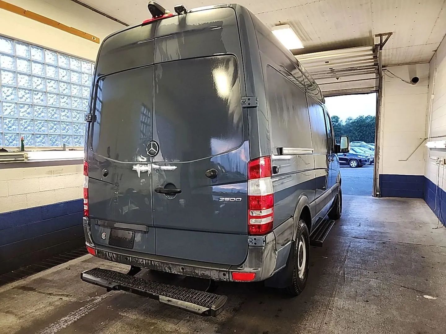 mercedes-benz sprinter passenger van 2018 8BRPE7CD2JE157104 image mercedes-benz sprinter passenger van 2018 8BRPE7CD2JE157104 image